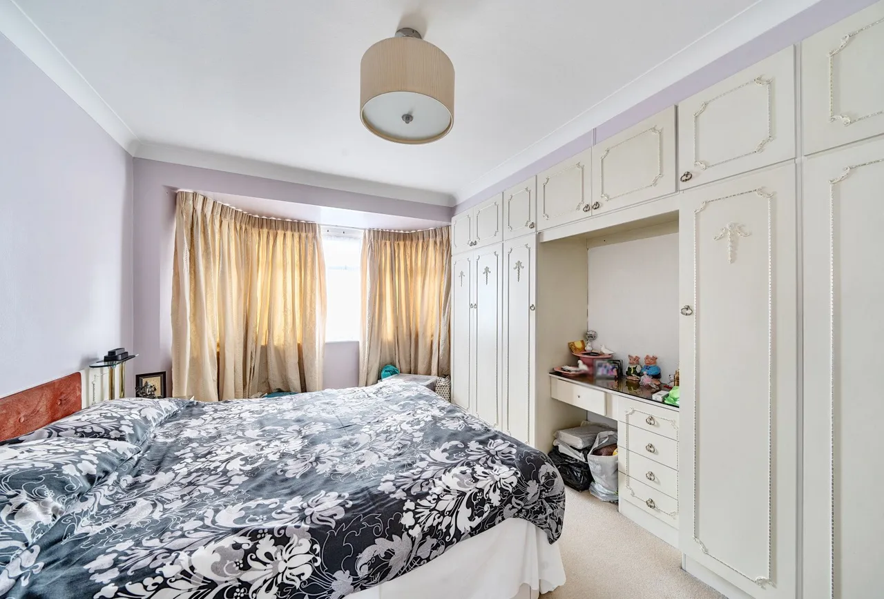 Holyrood Gardens, Edgware, HA8 5LR, photo 12
