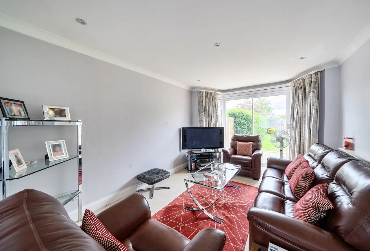 Holyrood Gardens, Edgware, HA8 5LR, photo 6