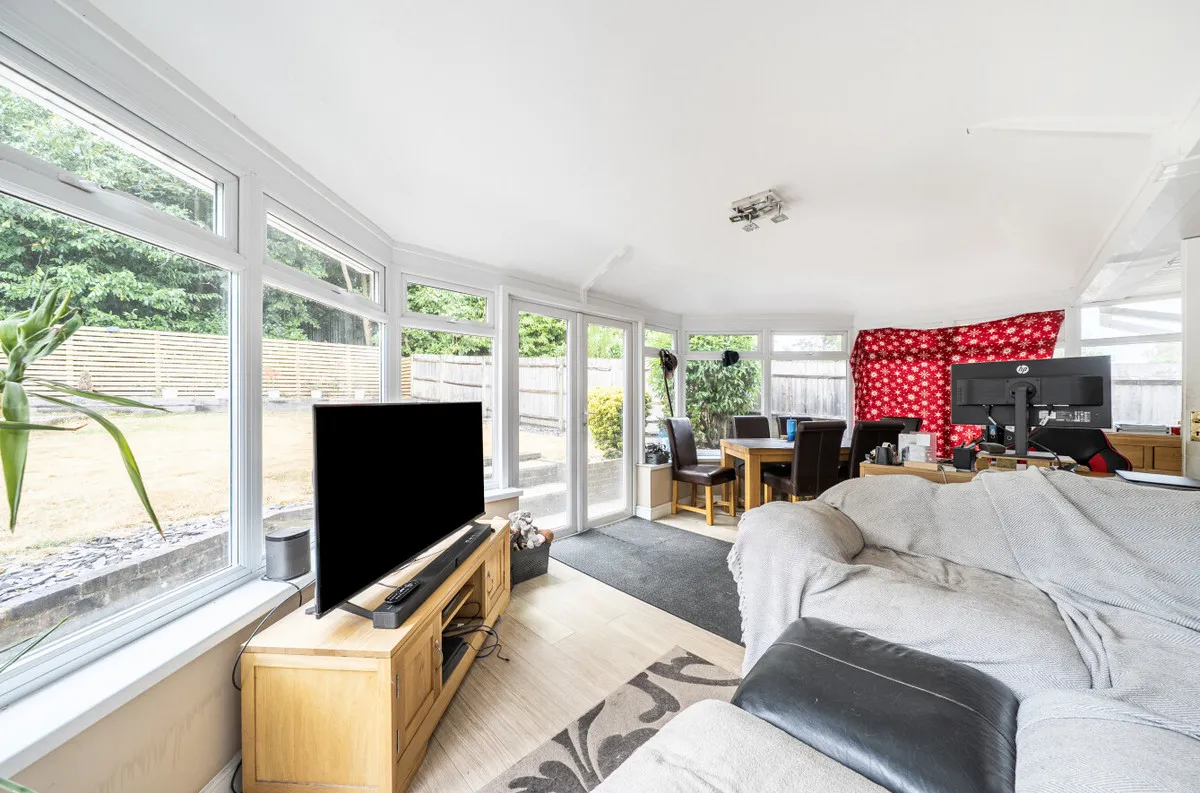 Storrington, RH20 3HL, photo 13