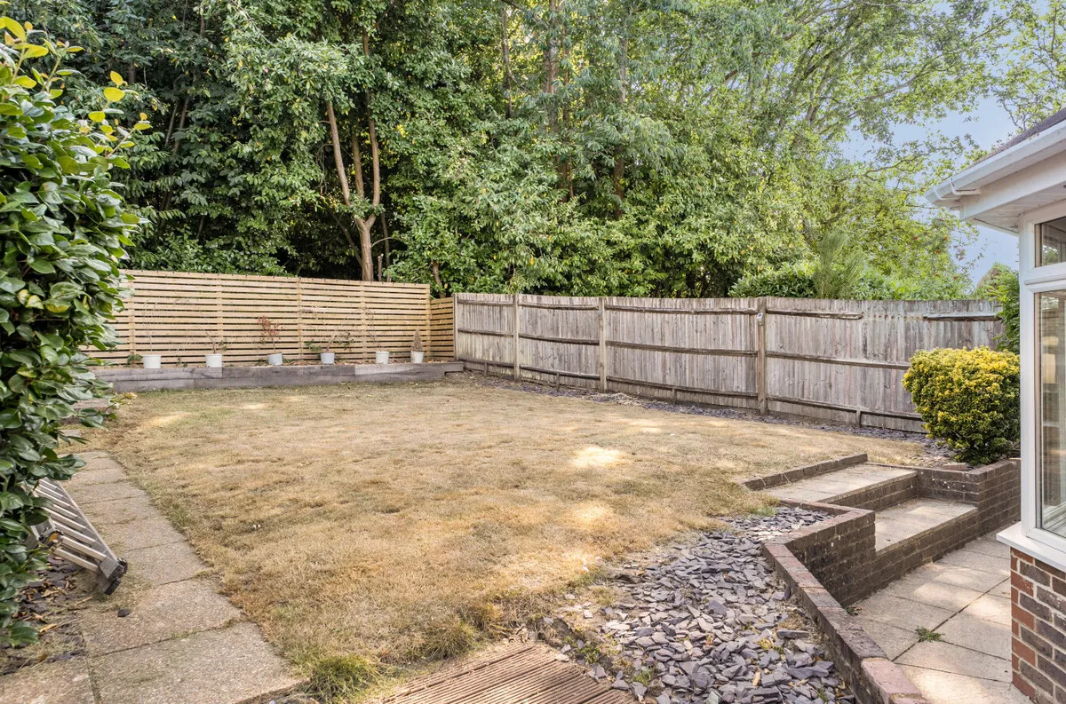 Storrington, RH20 3HL, photo 12