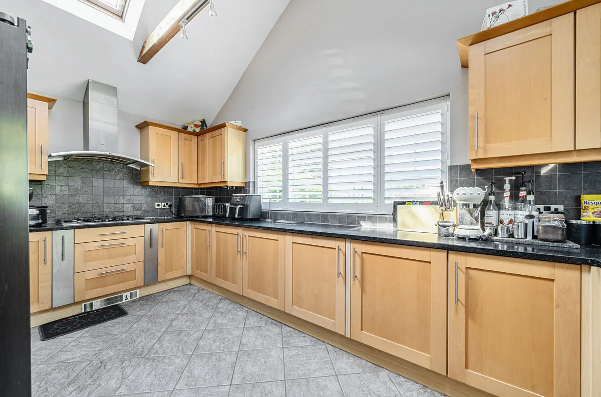 Storrington, RH20 3HL, photo 2