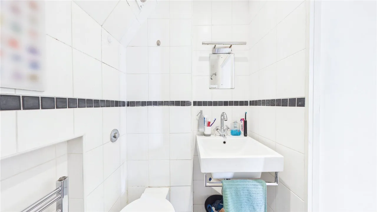 Gatton Road, London, SW17, photo 24