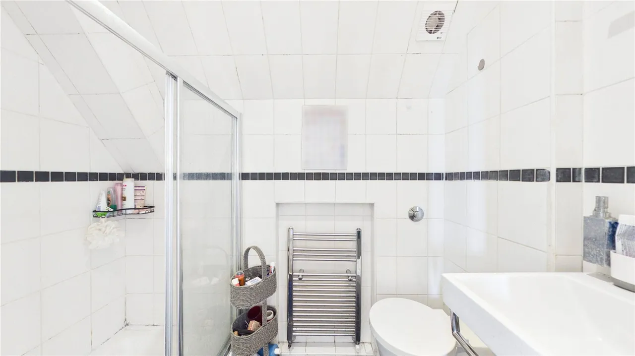 Gatton Road, London, SW17, photo 22