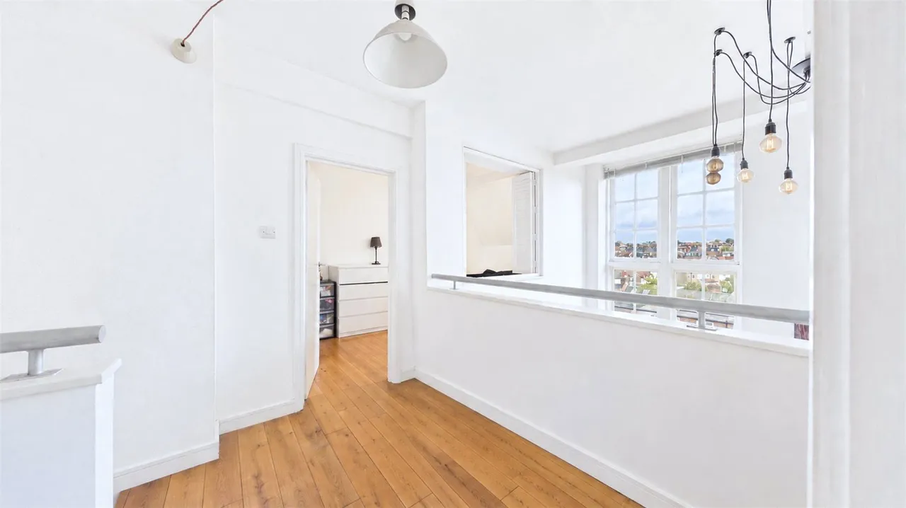 Gatton Road, London, SW17, photo 12