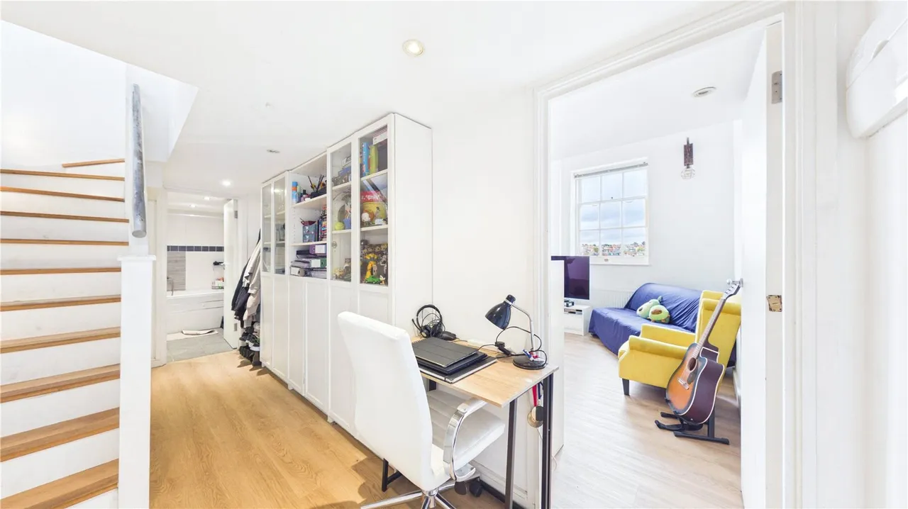 Gatton Road, London, SW17, photo 5