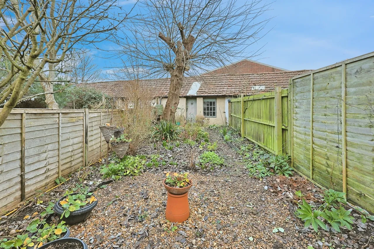 Bath Avenue, DEREHAM, photo 11