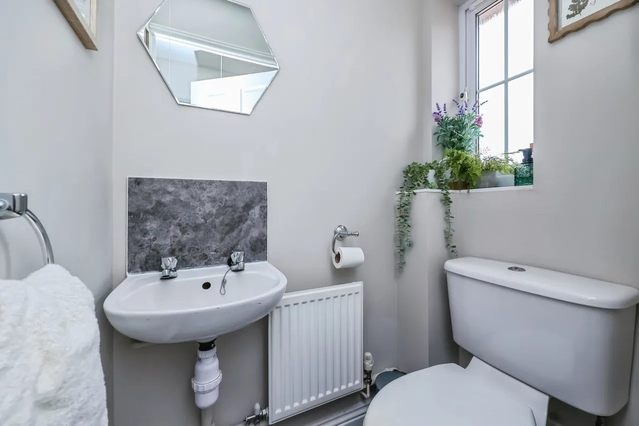 Avocet Close, Hucknall, Nottingham, Nottinghamshire, NG15, photo 8