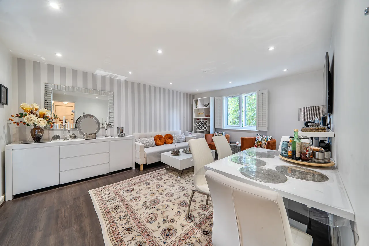 6 Rambler Court, 7 Swynford Gardens, London, photo 10