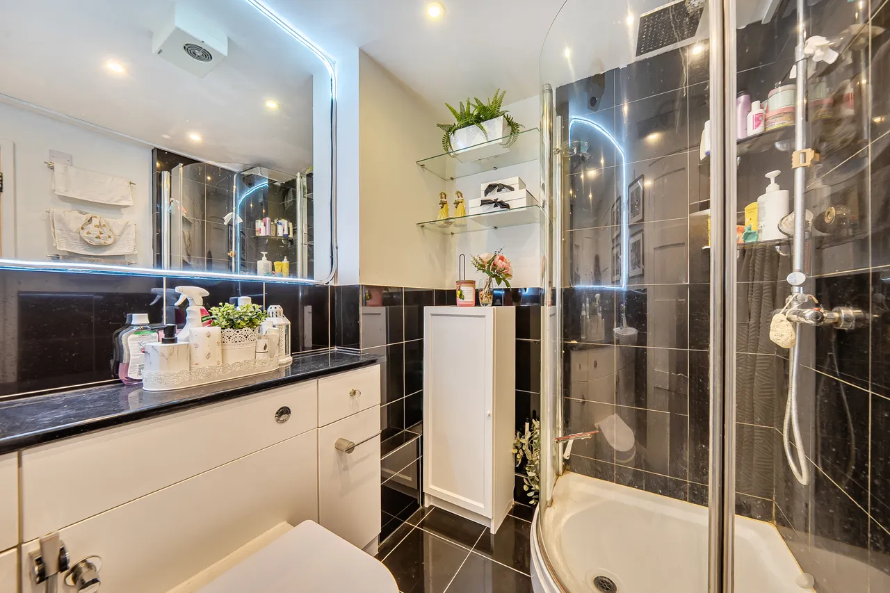 6 Rambler Court, 7 Swynford Gardens, London, photo 5