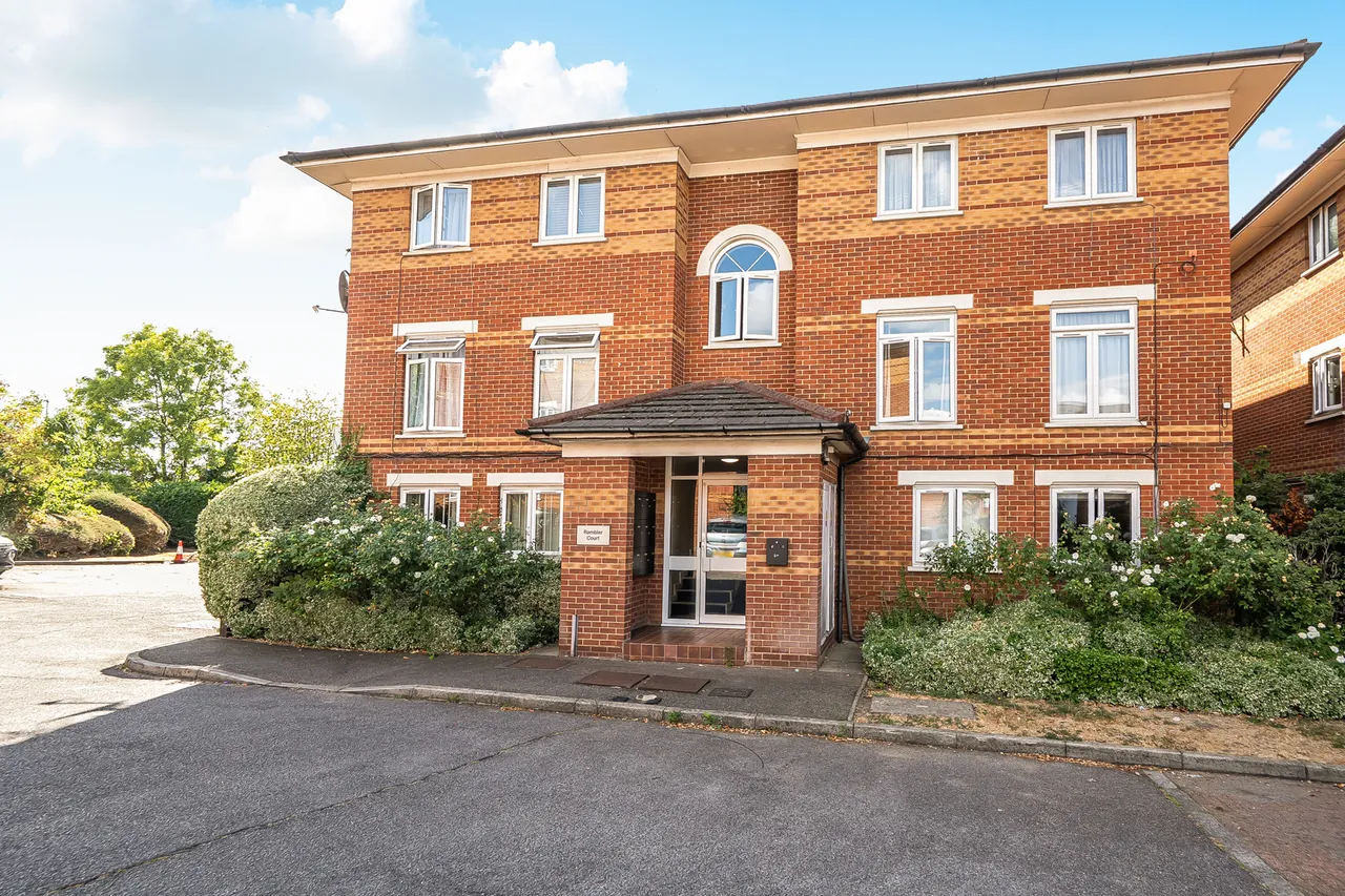 1 bed flat for sale — 6 Rambler Court, 7 Swynford Gardens, London