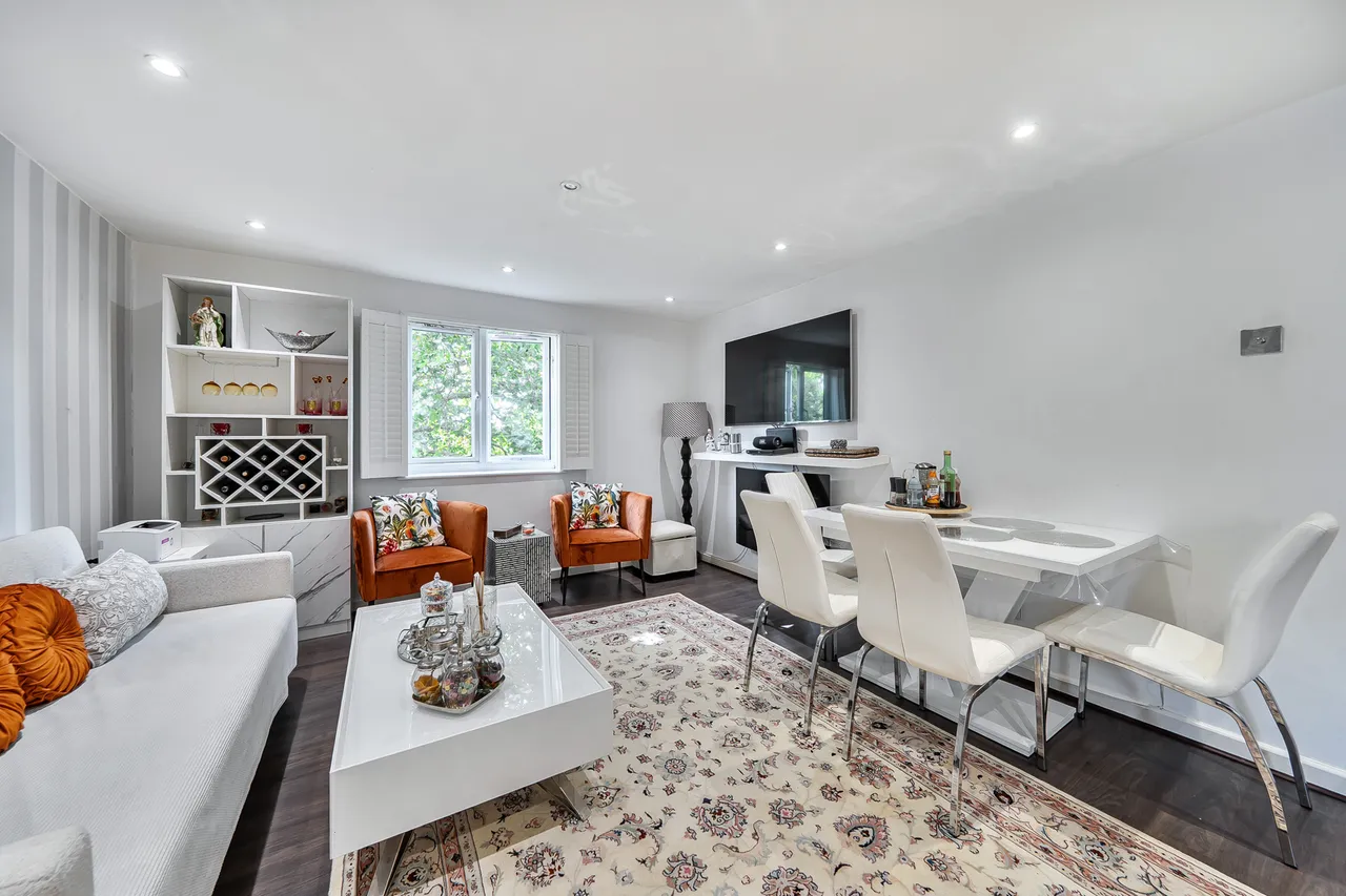 6 Rambler Court, 7 Swynford Gardens, London, photo 2