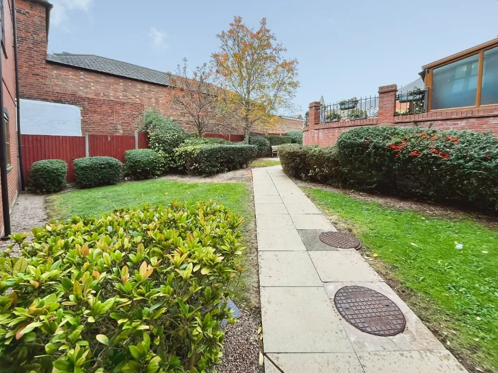 Swan Lane, Evesham, WR11, photo 9
