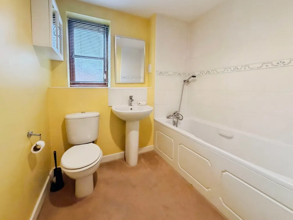 Swan Lane, Evesham, WR11, photo 8