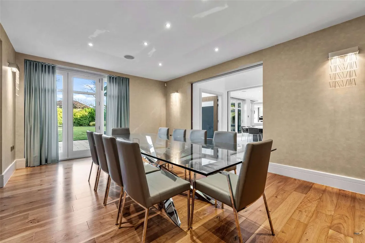 Torkington Road, Wilmslow, Cheshire, SK9 2AE, photo 5
