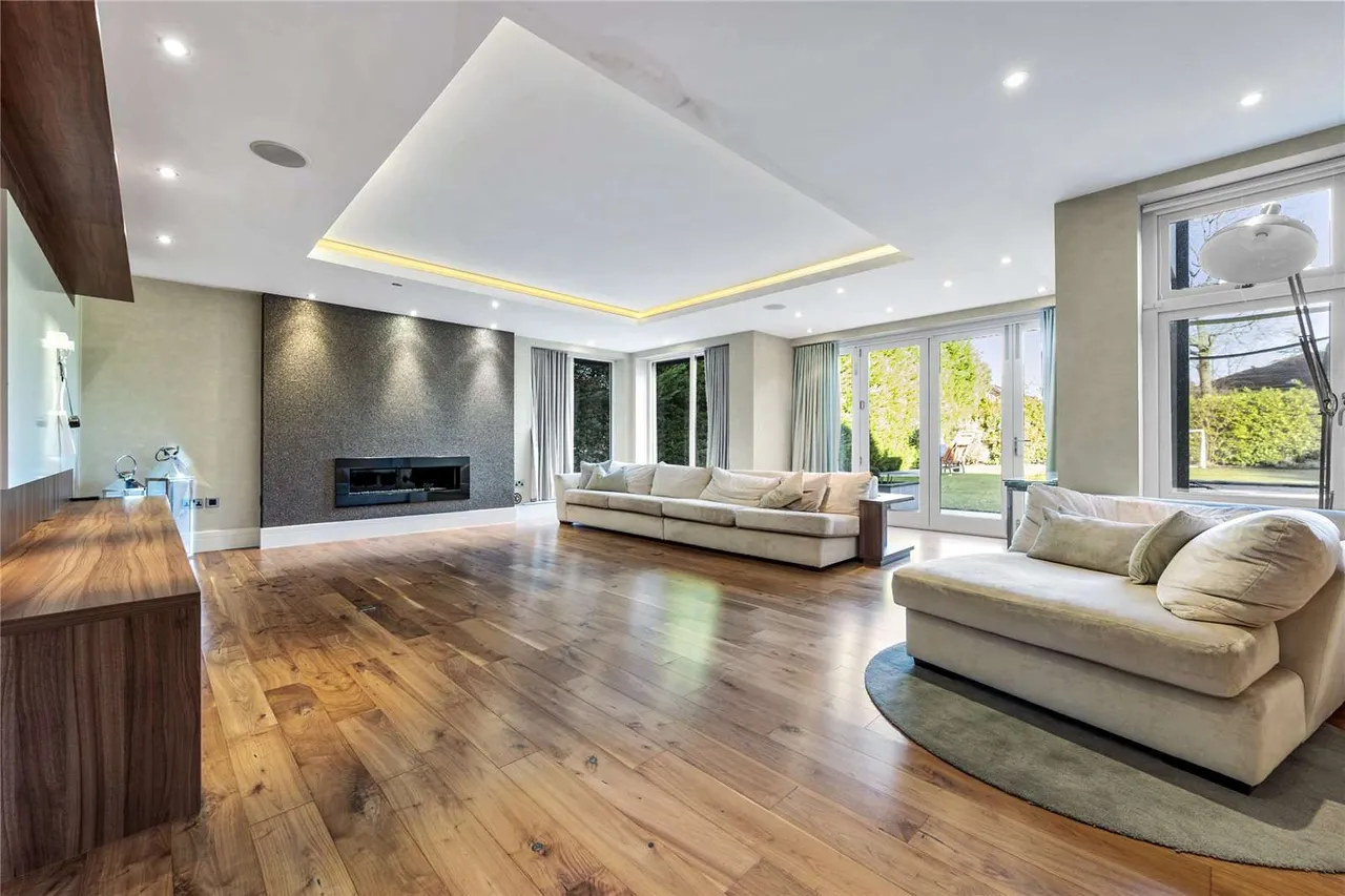 Torkington Road, Wilmslow, Cheshire, SK9 2AE, photo 3