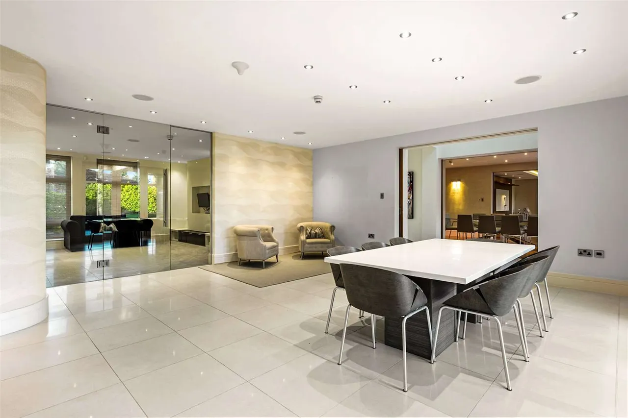 Torkington Road, Wilmslow, Cheshire, SK9 2AE, photo 8