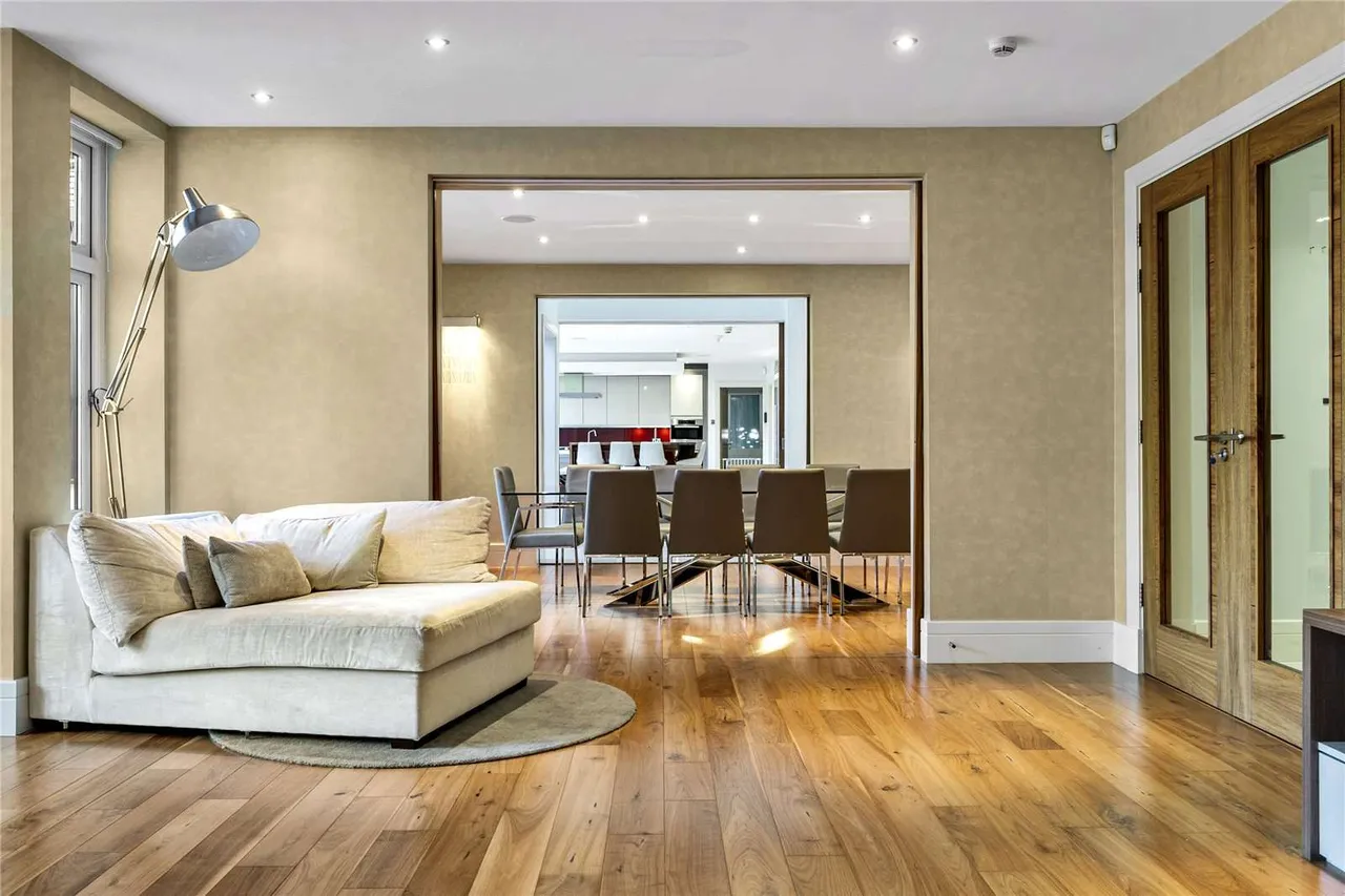 Torkington Road, Wilmslow, Cheshire, SK9 2AE, photo 4