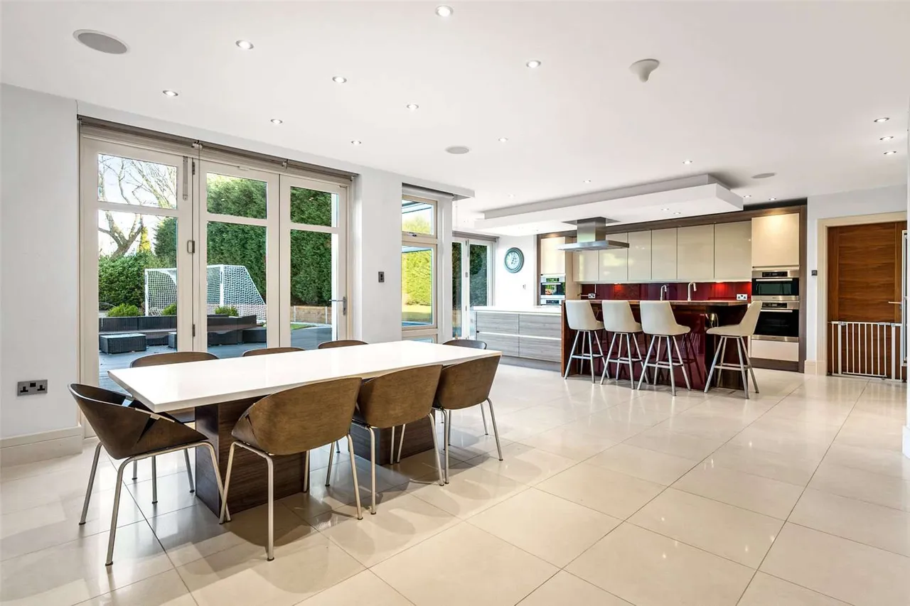 Torkington Road, Wilmslow, Cheshire, SK9 2AE, photo 6