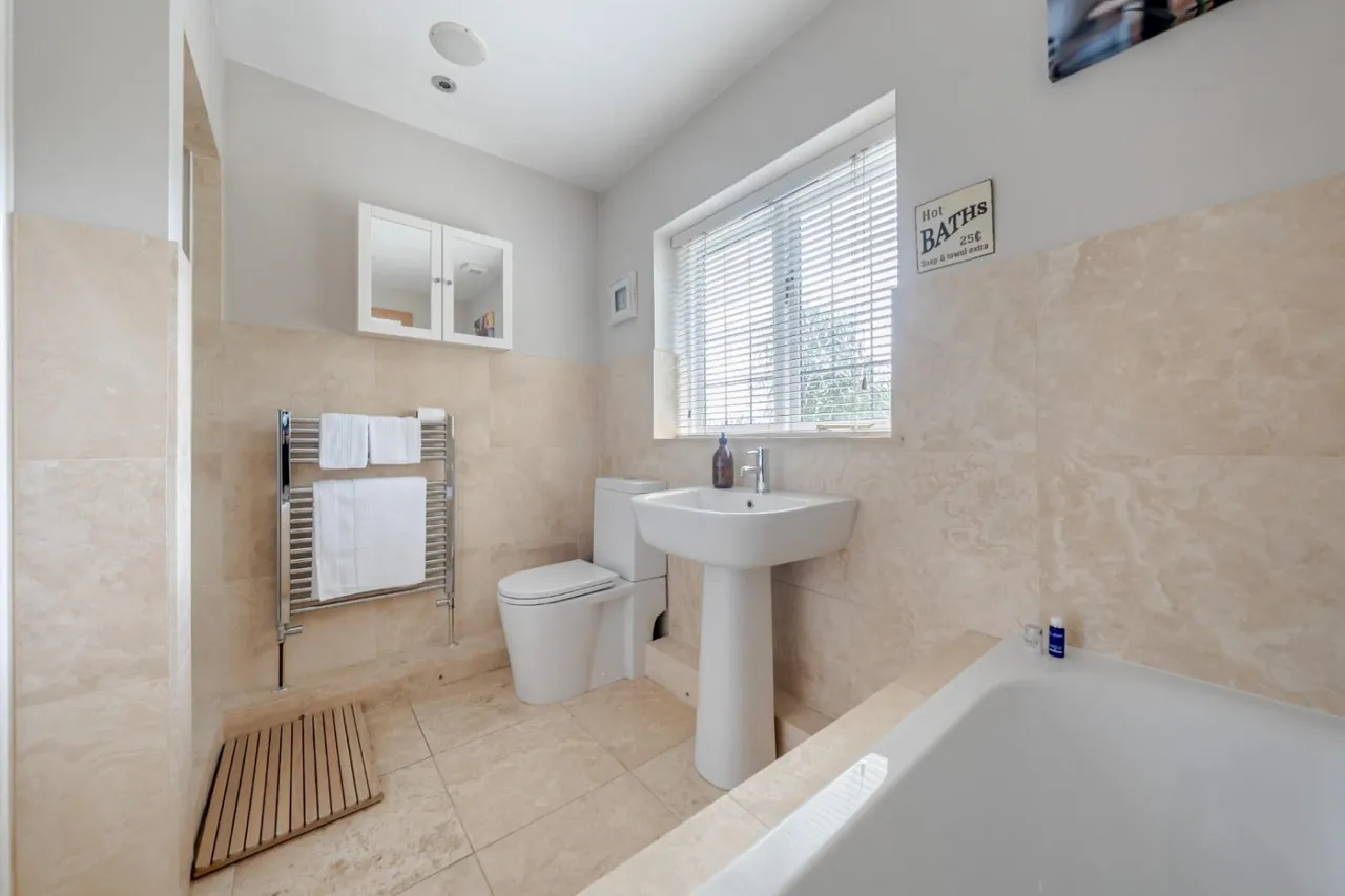 The Beeches, Wetherby, LS22, photo 18