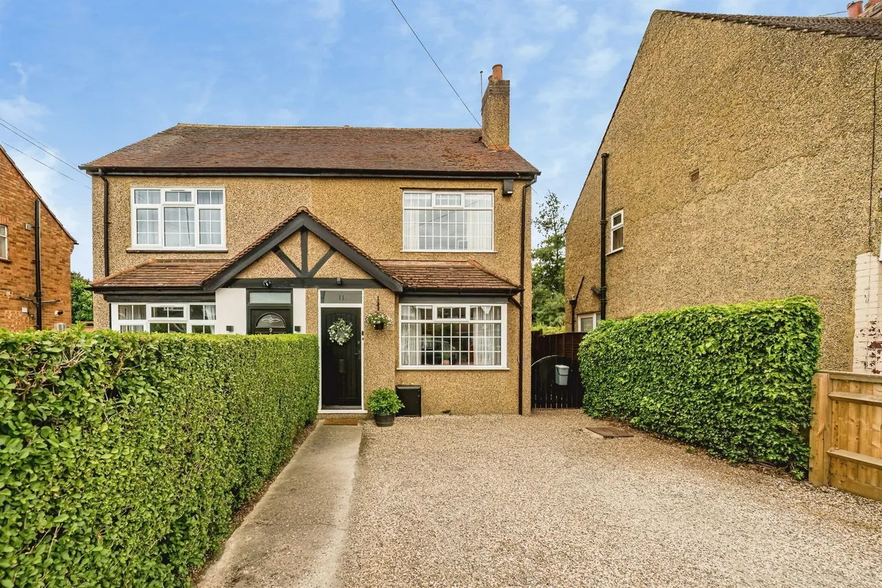 4 bed house for sale — Westfield Road, SLOUGH