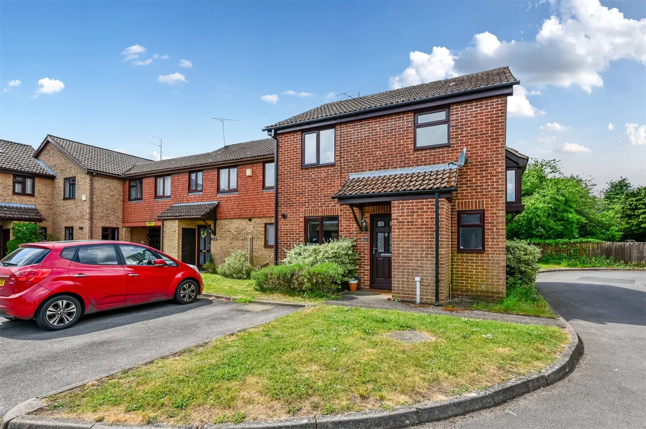 The Beeches, Ash Vale, Guildford, Surrey, GU12 5QR, photo 13