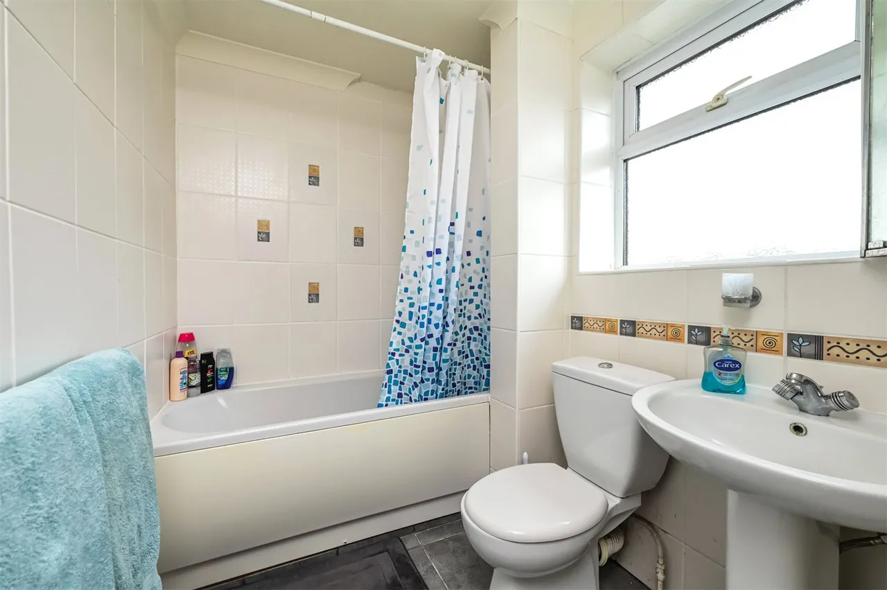 The Beeches, Ash Vale, Guildford, Surrey, GU12 5QR, photo 7