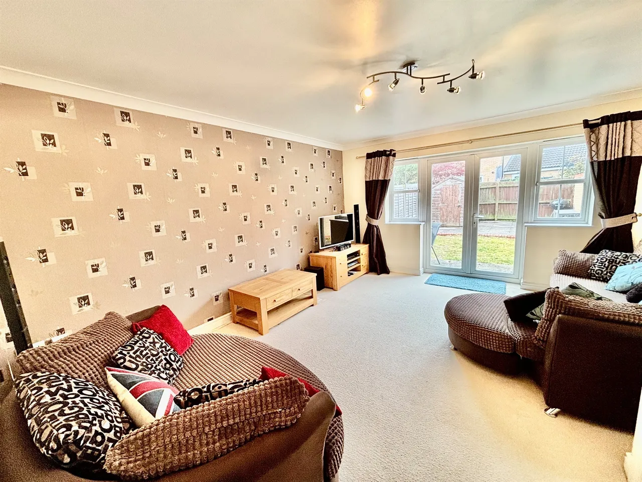 Livingstone Road, Peterborough, PE7, photo 3