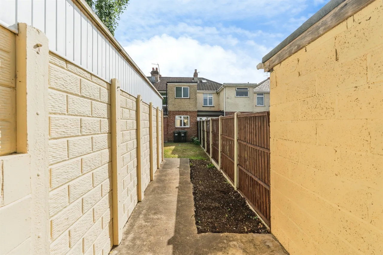 Downs Park Crescent, Totton, SO40, photo 20