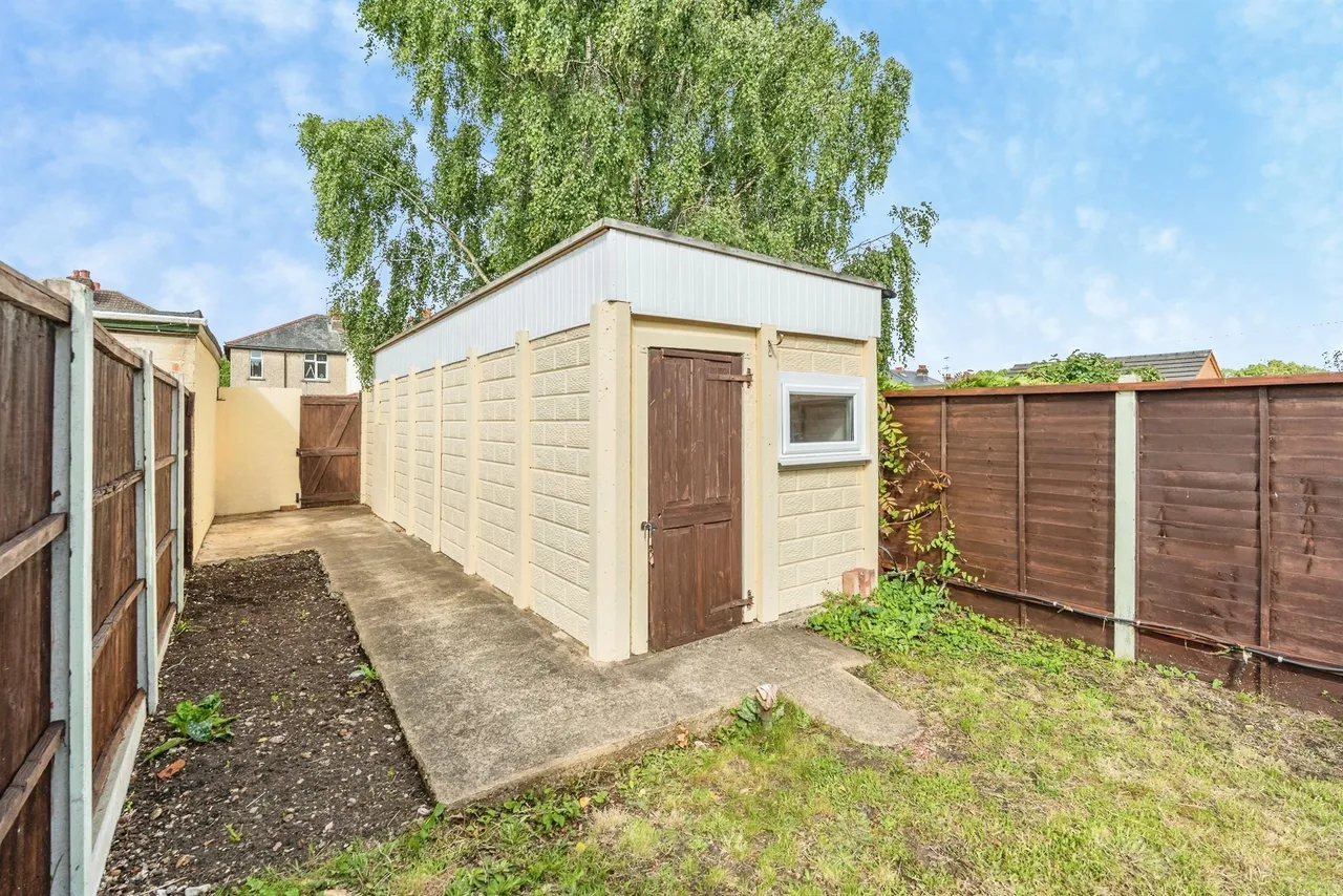 Downs Park Crescent, Totton, SO40, photo 19