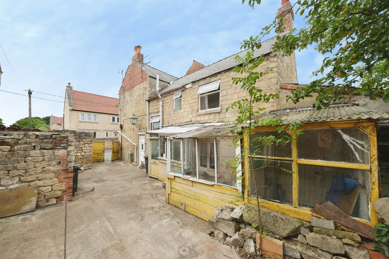 High Street, Braithwell, Rotherham, photo 3