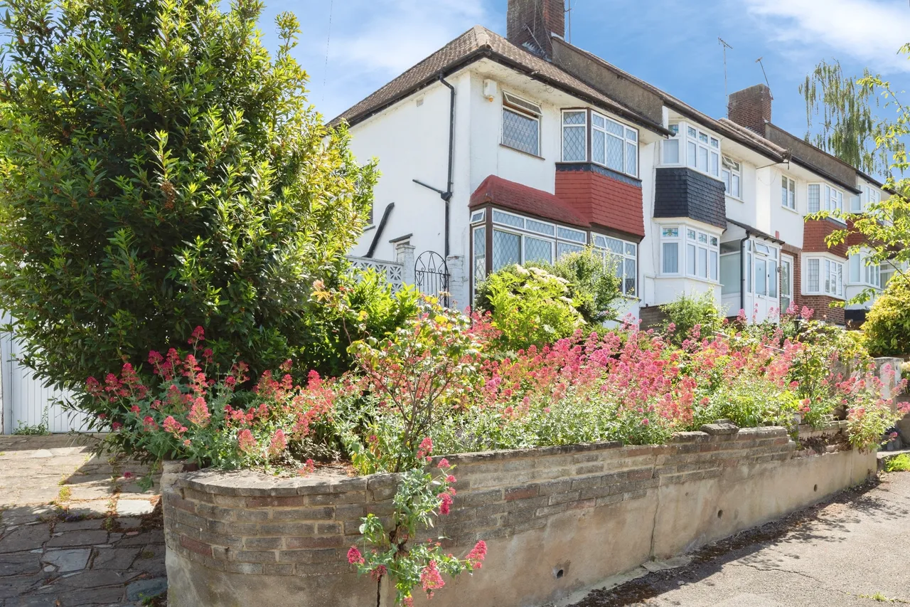 Lansdowne Road, London, E4, photo 21
