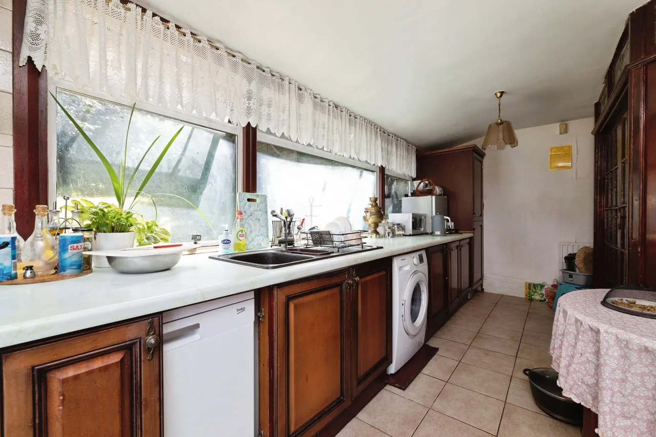 Lansdowne Road, London, E4, photo 11