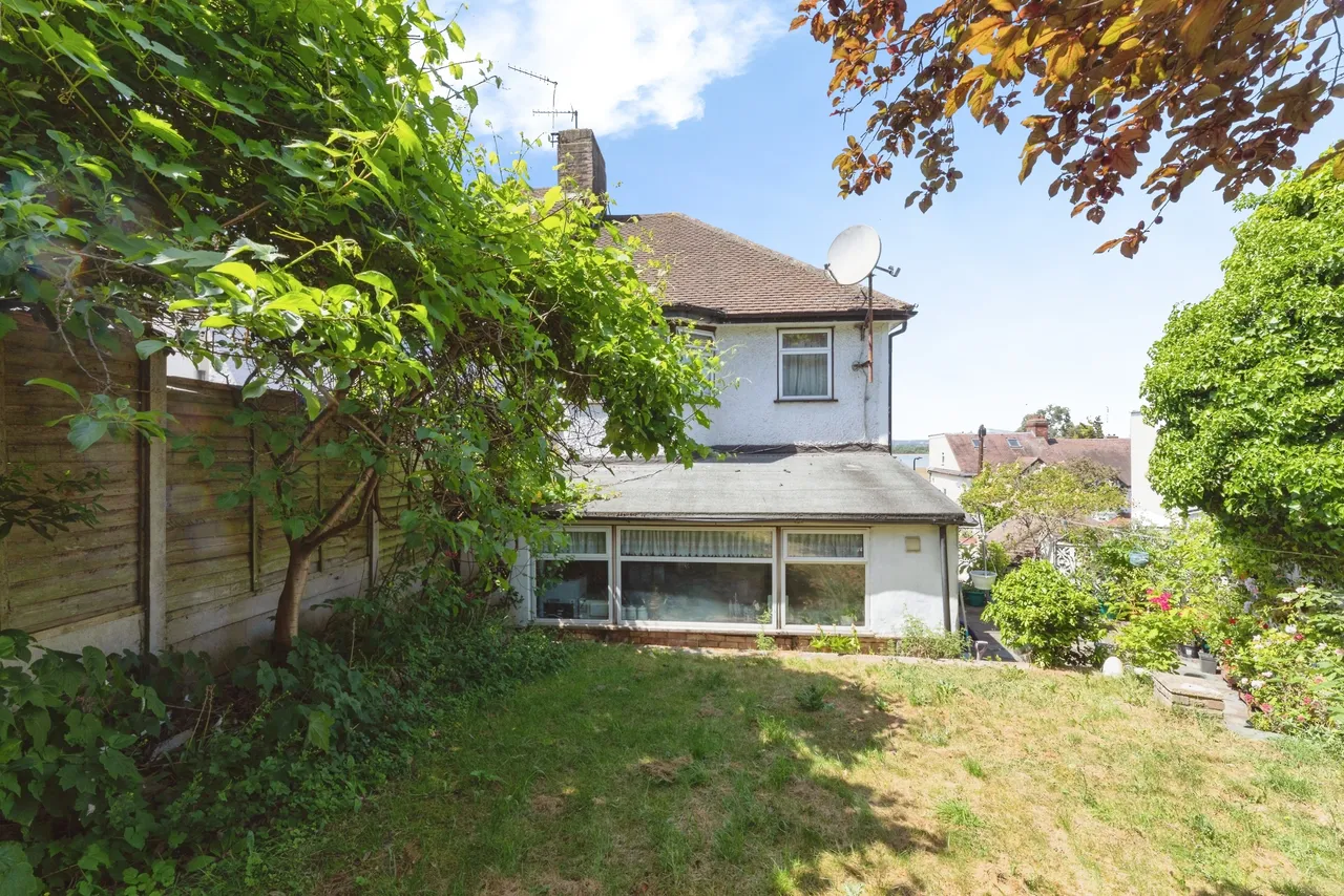 Lansdowne Road, London, E4, photo 4