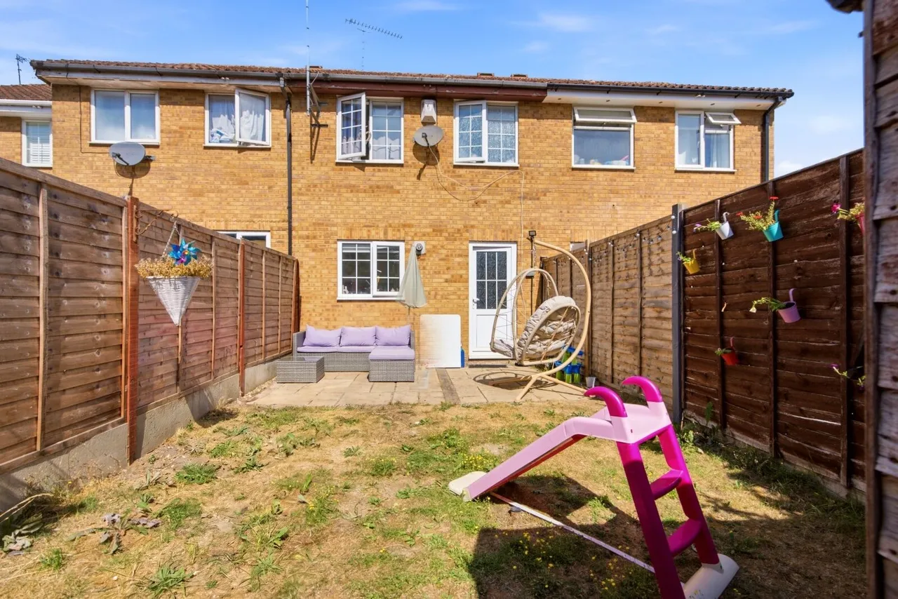 Tennyson Avenue, Houghton Regis, LU5, photo 11