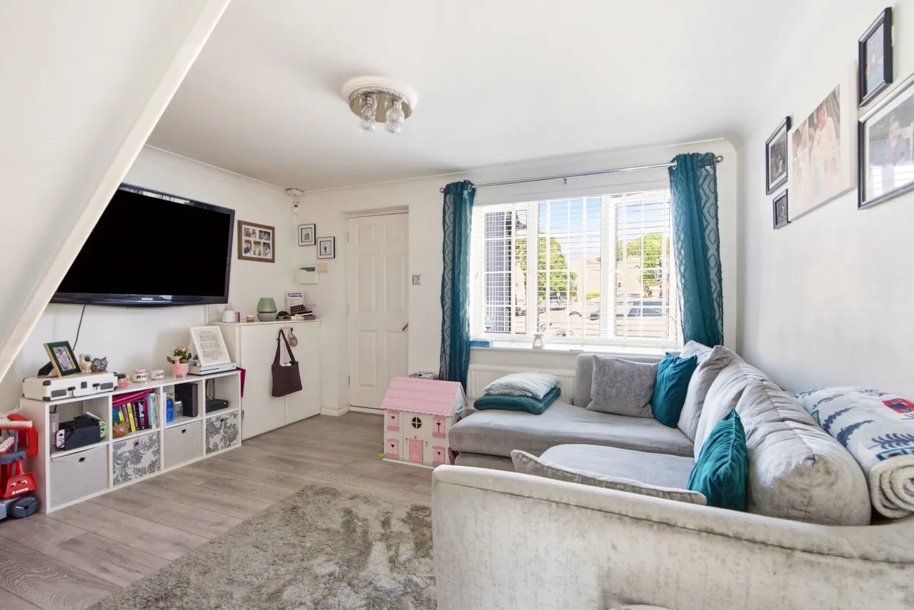Tennyson Avenue, Houghton Regis, LU5, photo 5