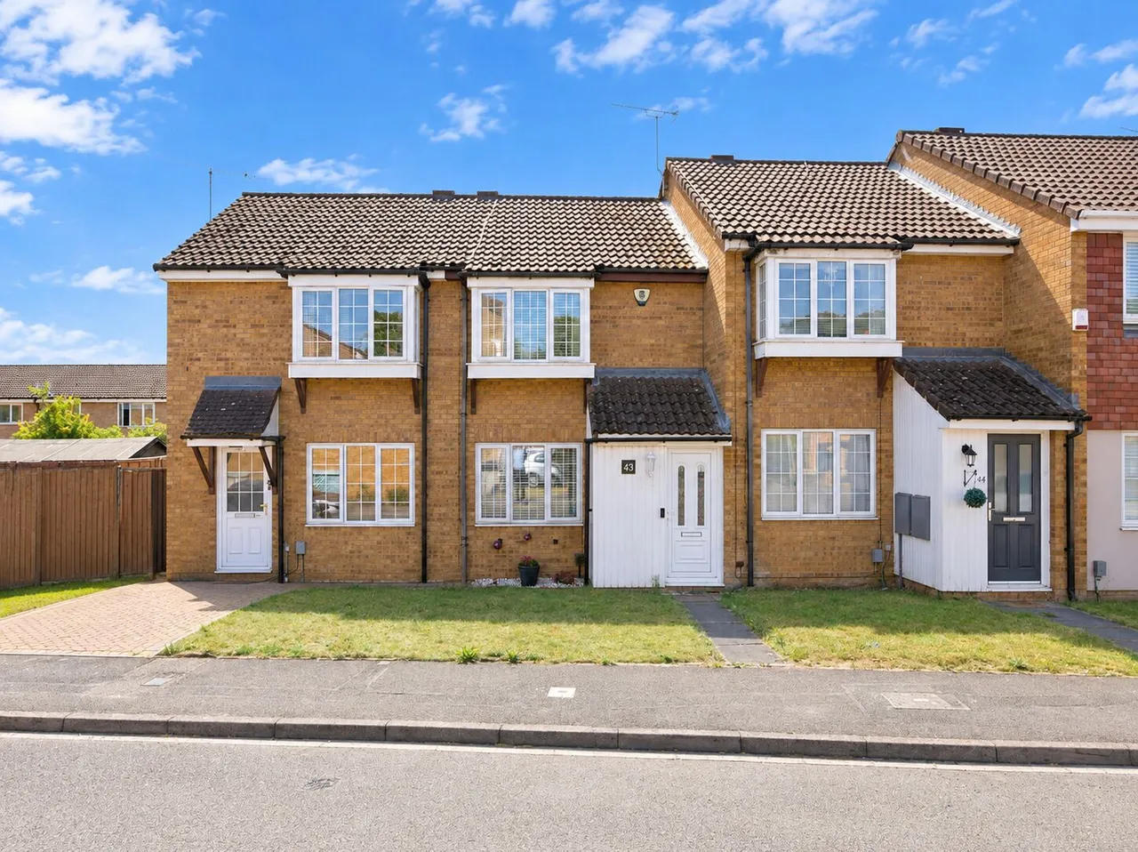 Tennyson Avenue, Houghton Regis, LU5, photo 2