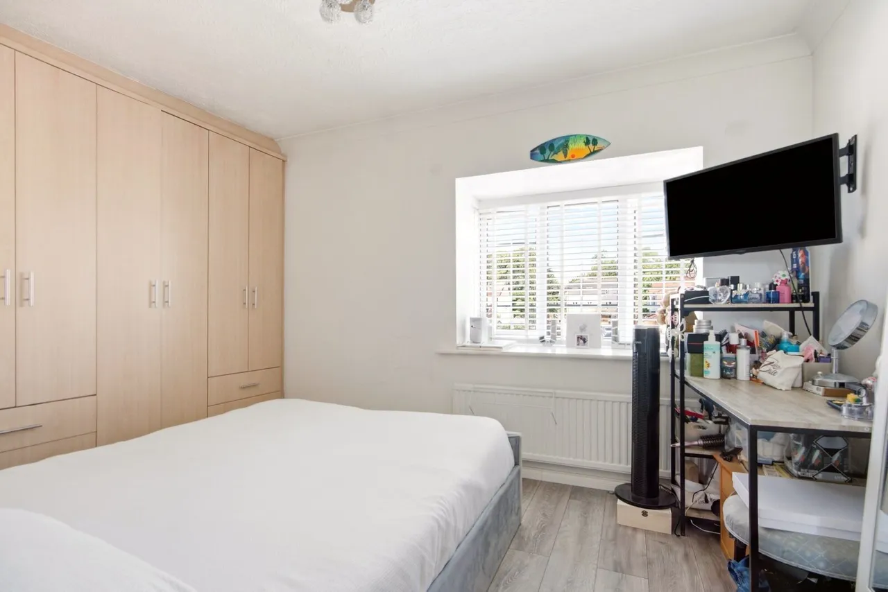 Tennyson Avenue, Houghton Regis, LU5, photo 8