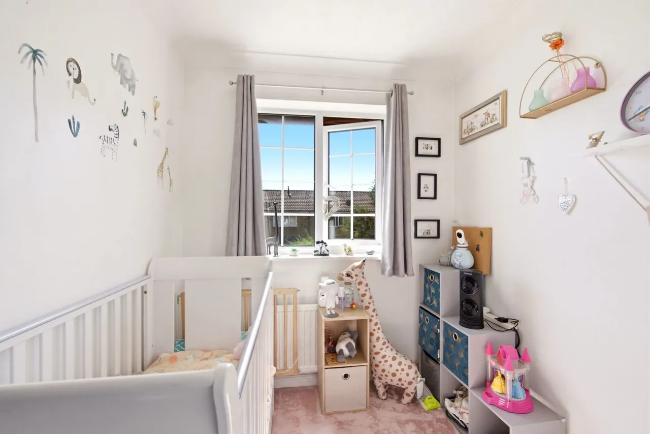 Tennyson Avenue, Houghton Regis, LU5, photo 9