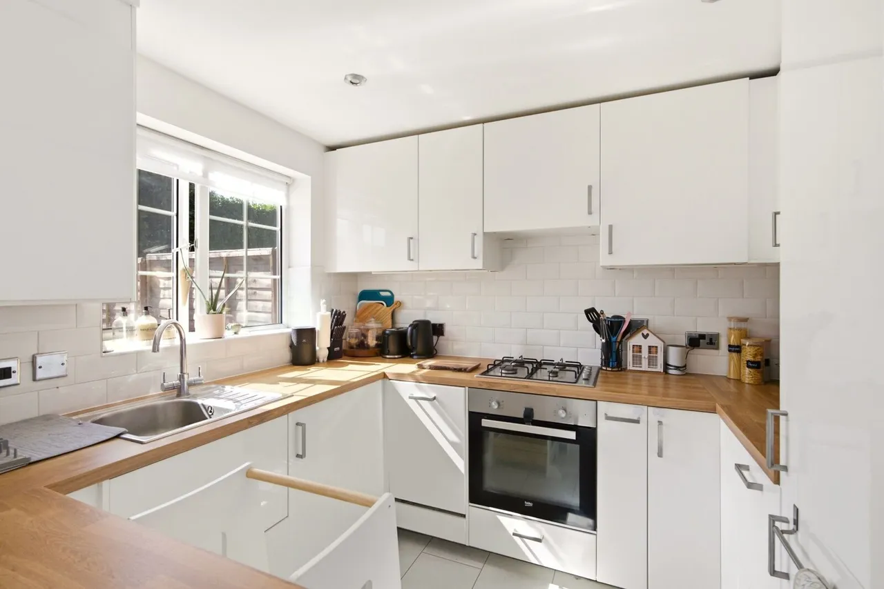 Tennyson Avenue, Houghton Regis, LU5, photo 6