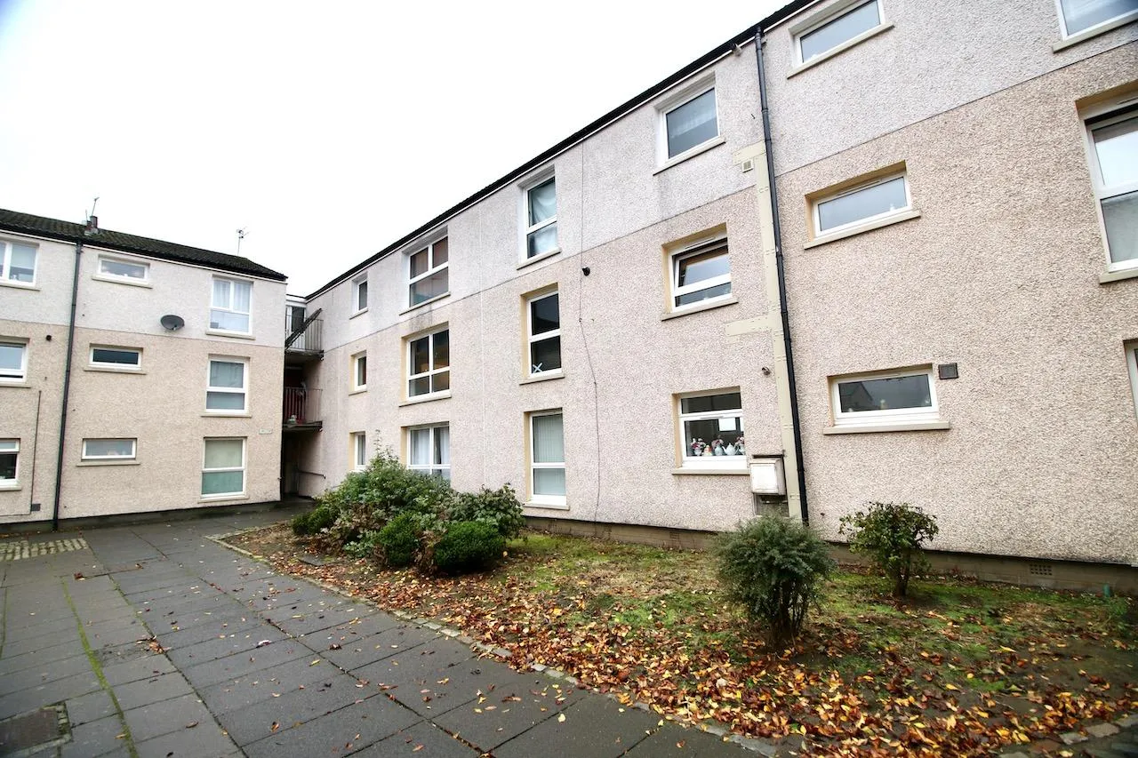2 bed flat for sale — Oak Road, Abronhill, Cumbernauld, G67 3LJ