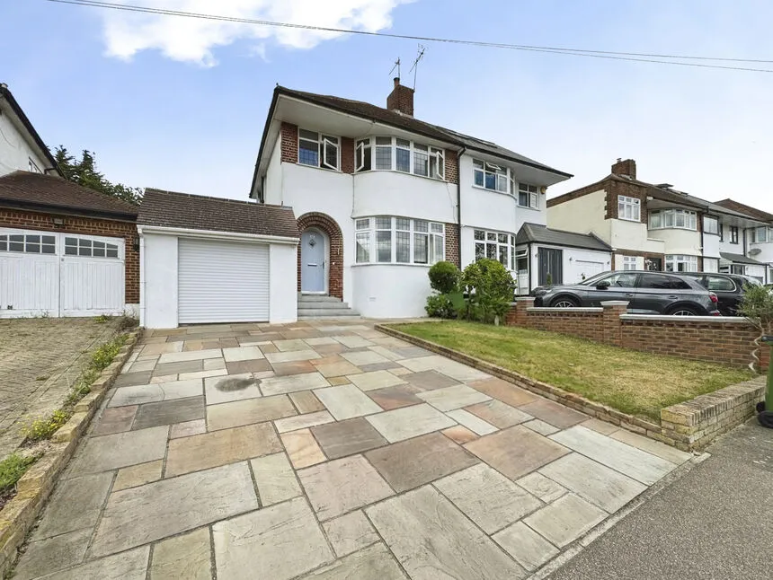 4 bed house for sale, Domonic Drive, London, SE9