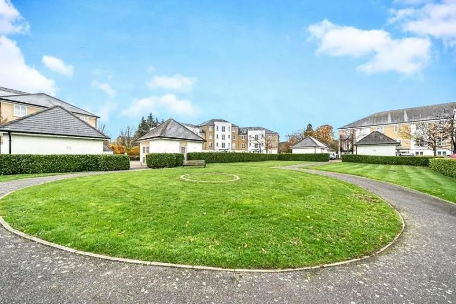 Tudor Way, Woking, GU21, photo 10