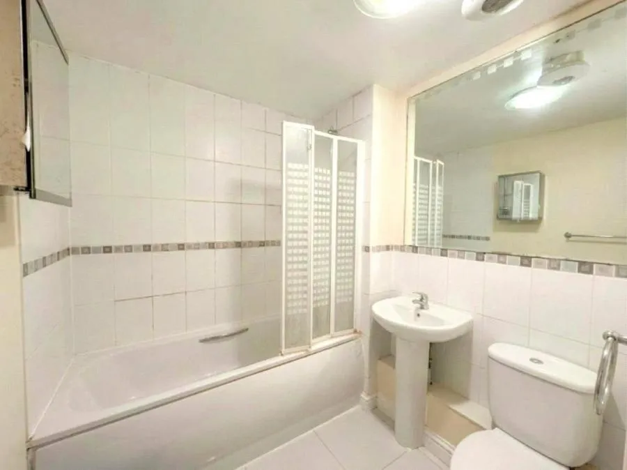 Tudor Way, Woking, GU21, photo 8