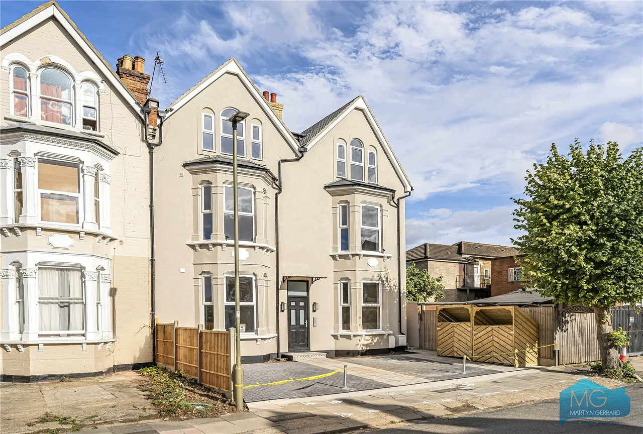 Parkhurst Road, London, N11, photo 16