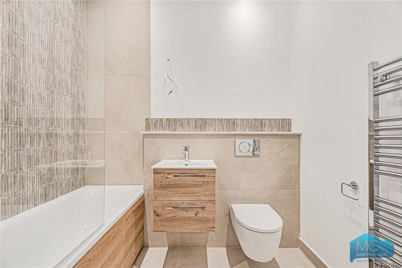 Parkhurst Road, London, N11, photo 4