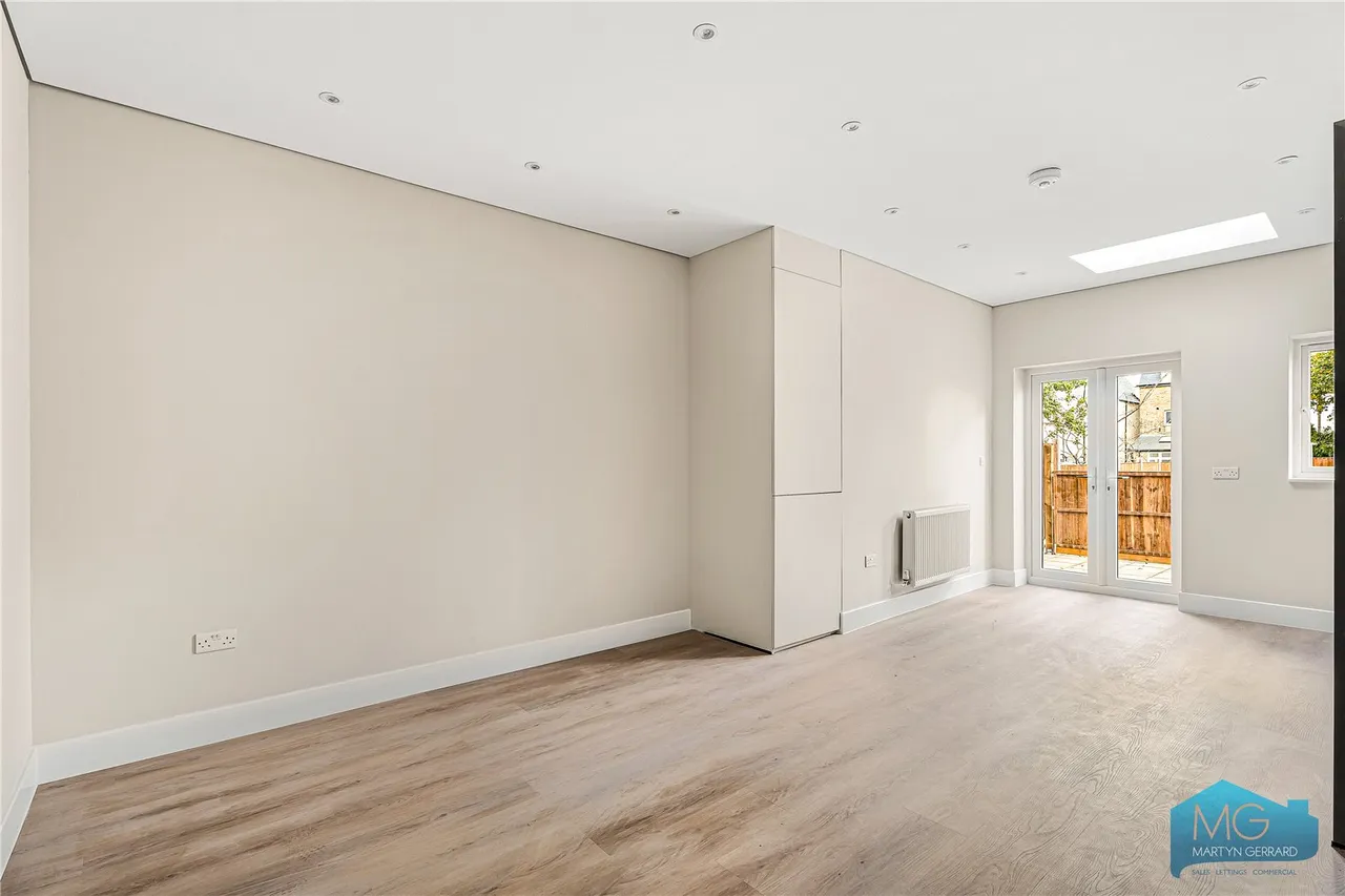 Parkhurst Road, London, N11, photo 7