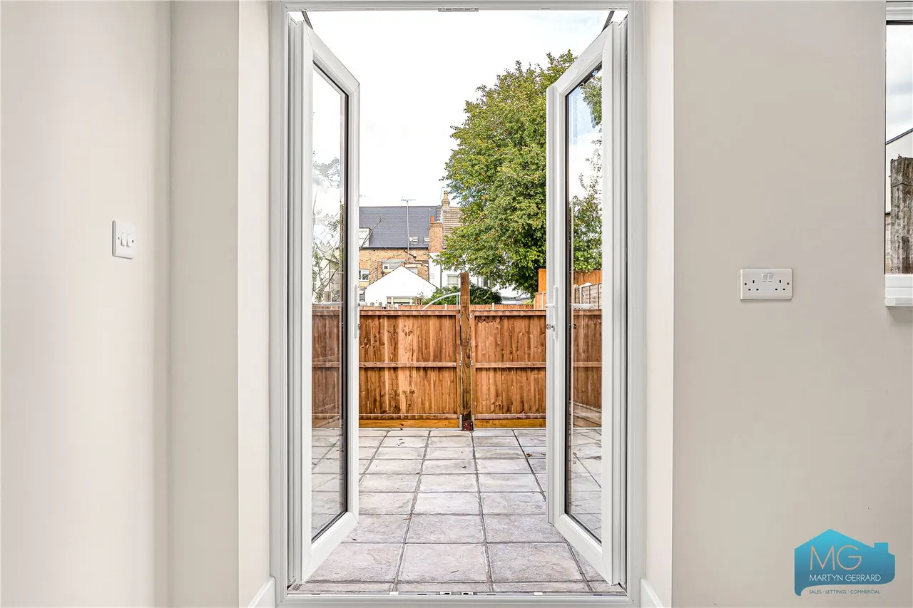 Parkhurst Road, London, N11, photo 19