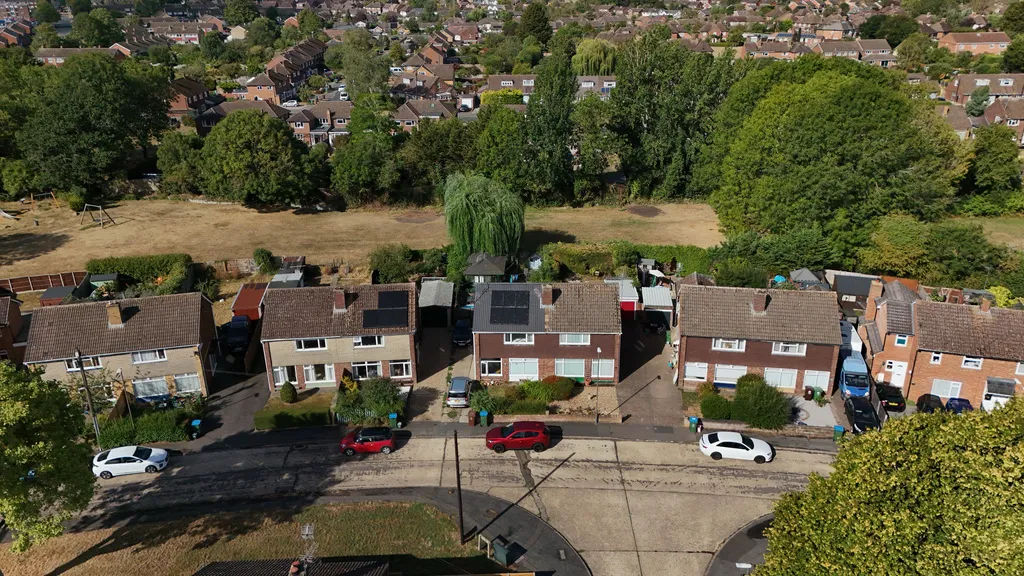 Dover Hedge, Aylesbury, HP21 7AH, photo 18