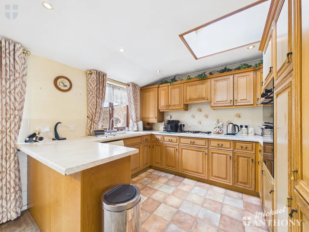 Dover Hedge, Aylesbury, HP21 7AH, photo 4