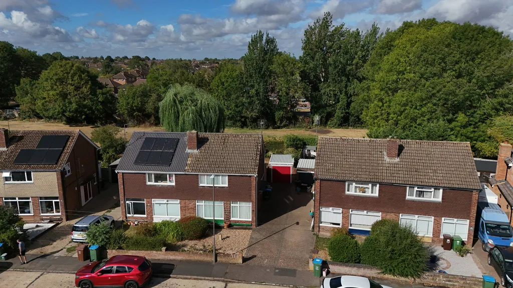 Dover Hedge, Aylesbury, HP21 7AH, photo 19